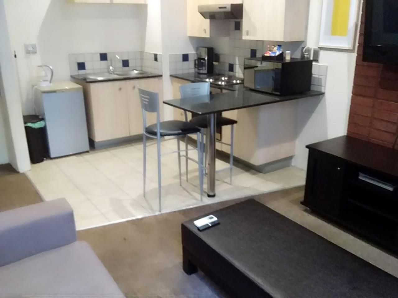 Mabungubwe Hotel Apartments - Home Away From Home 约翰内斯堡 外观 照片
