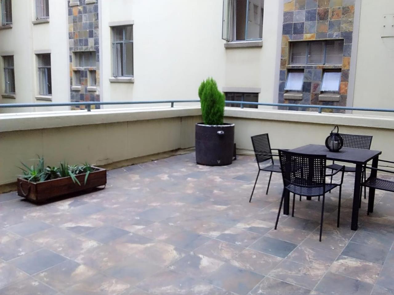 Mabungubwe Hotel Apartments - Home Away From Home 约翰内斯堡 外观 照片